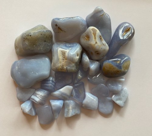 Sininen kalsedoni / Blue Chalcedony / Calcédoine bleue M