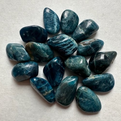 Sininen apatiitti / Blue Apatite / Apatite bleue M